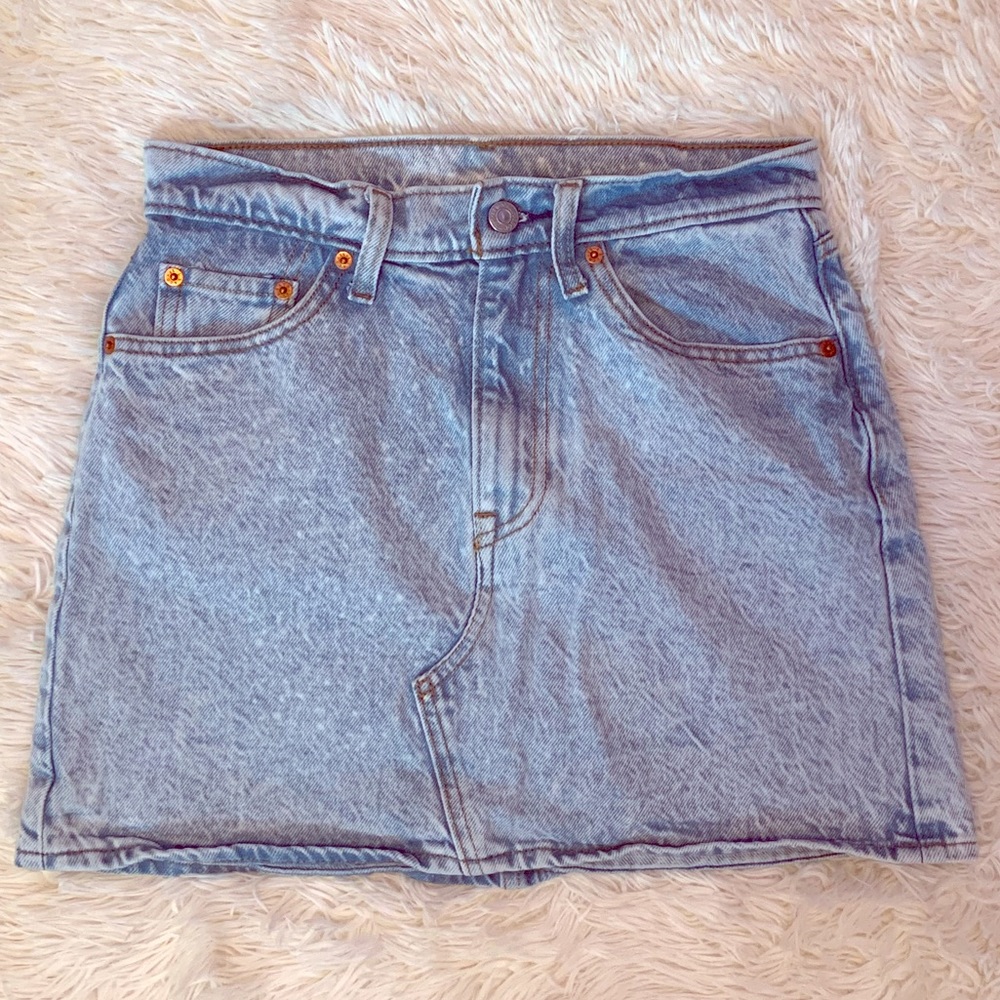 Levi’s Washed Denim Mini Skirt